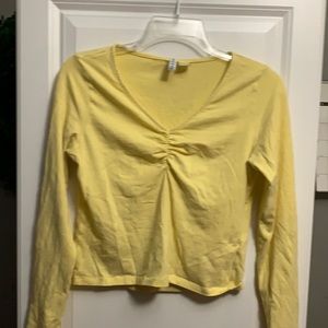 Yellow v-neck long sleeve t-shirt